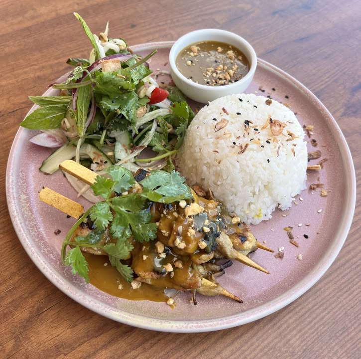 Featured image for “Delicious Chicken Satay Lunch Special at Spinifex Cable Beach”