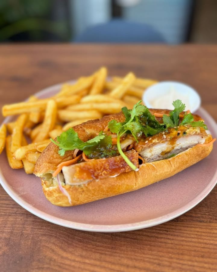 Featured image for “Flavourful Lunch Specials: Pork Banh Mi & Pad Kra Pao at Spinifex Cable Beach”